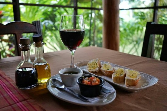 La Casa del Viñedo restaurante tomantico en Alajuela