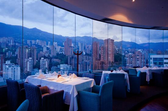 Tony Romas - mejores restaurantes romanticos en medellin