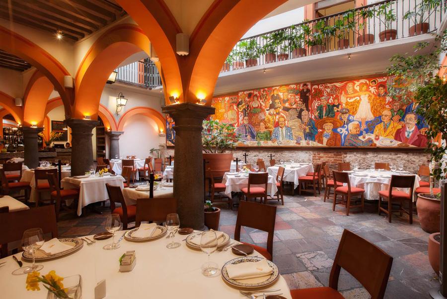 El Mural de los Poblanos - restaurante barato y economico