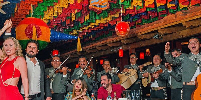 Casa Bariachi restaurantes en Guadalajara con mariachi en vivo