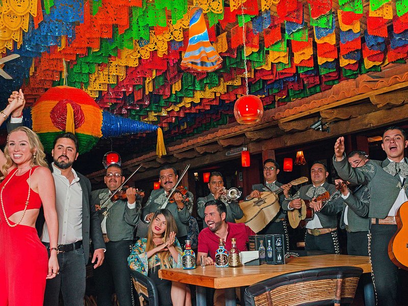 Casa Bariachi restaurantes en Guadalajara con mariachi en vivo